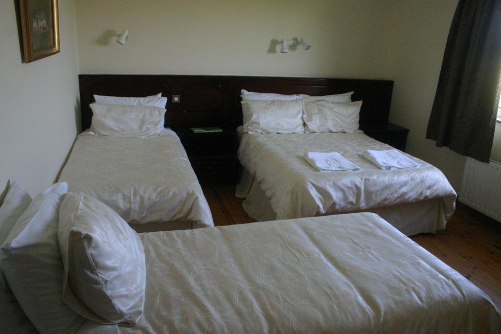 Portarra Lodge Guesthouse Moycullen Oda fotoğraf